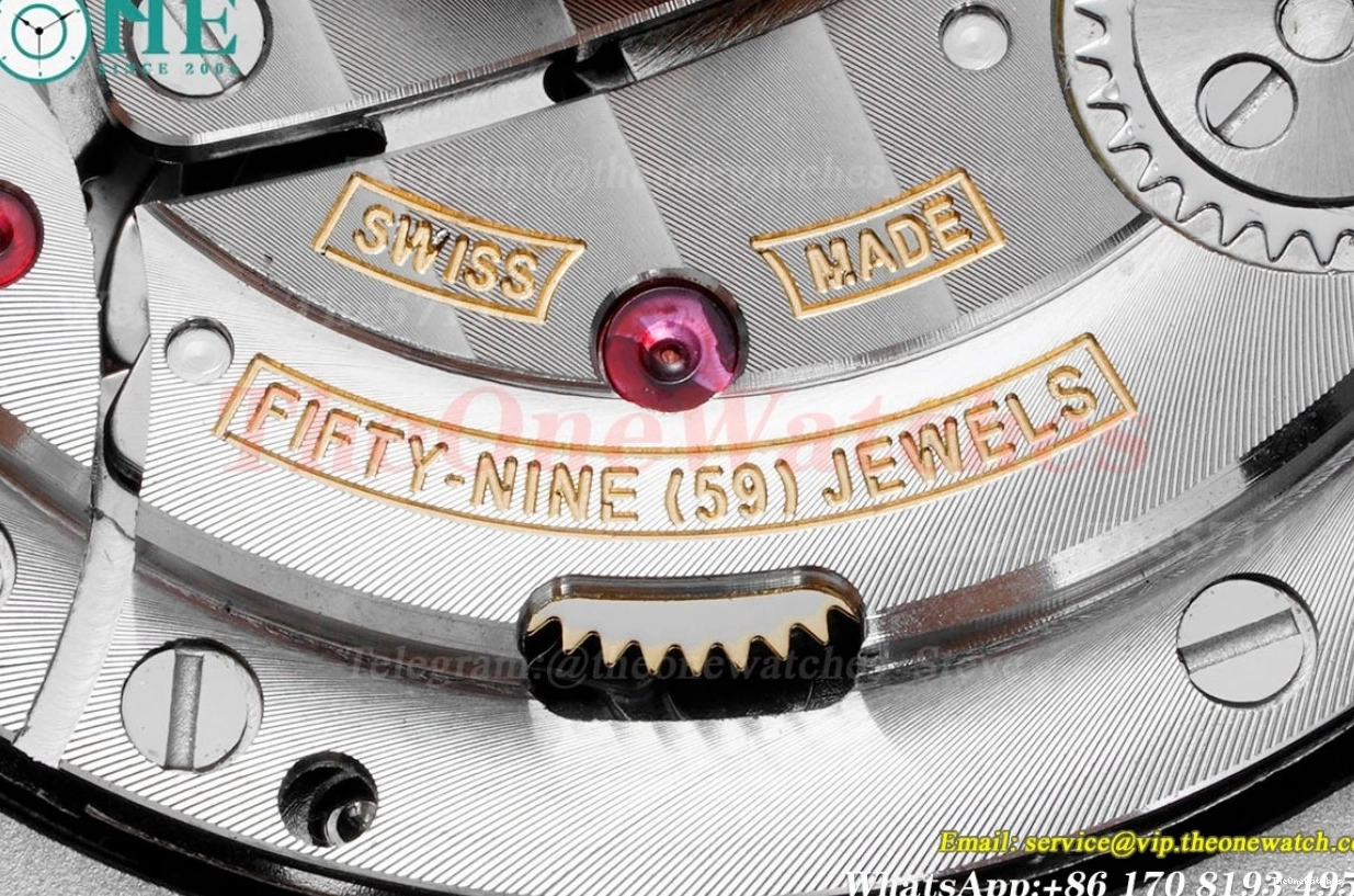 Num LE Royal Grey Oak Offshore RSF SS Mod A3126 42mm 0424